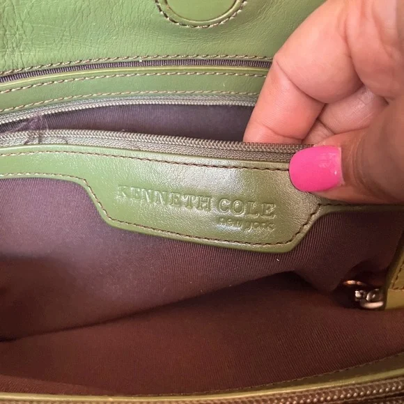 Kenneth Cole Vintage Forest Green Leather Tote w/Steve Madden Floral Pouch (EUC) - Picture 5 of 13